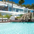 La imagen 4 de la Empresa BLUEMOON PROPERTY Inmobiliarias en Santa Eulària des Riu IB