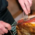 La imagen 34 de la Empresa ENRIQUE TOMÁS JAMON-TAPAS-VINO Tiendas y Productores de Alimentos en Hospitalet De Llobregat B