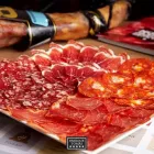 La imagen 31 de la Empresa ENRIQUE TOMÁS JAMON-TAPAS-VINO Tiendas y Productores de Alimentos en Sant Cugat del Vallès B