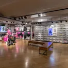 La imagen 10 de la Empresa NIKE STORE - LAS RAMBLAS Zapaterías en Barcelona B
