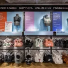 La imagen 13 de la Empresa NIKE STORE - LAS RAMBLAS Zapaterías en Barcelona B