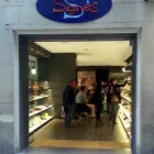 La imagen 1 de la Empresa ZAPATERÍA SIGNES Calzado De SeÑora Y Caballero: Establecimientos en Barcelona B