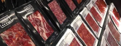 La imagen 23 de la Empresa ENRIQUE TOMÁS JAMON-TAPAS-VINO Tiendas y Productores de Alimentos en Sabadell B