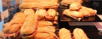 La imagen 15 de la Empresa ENRIQUE TOMÁS JAMON-TAPAS-VINO Tiendas y Productores de Alimentos en Sant Cugat del Vallès B