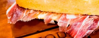 La imagen 40 de la Empresa ENRIQUE TOMÁS JAMON-TAPAS-VINO Tiendas y Productores de Alimentos en Sant Cugat del Vallès B