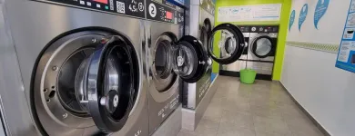 La imagen 29 de la Empresa LAVANDERÍA AUTOSERVICIO LA WASH LONDRES 81 BCN Servicios Profesionales y de Negocios en Barcelona B