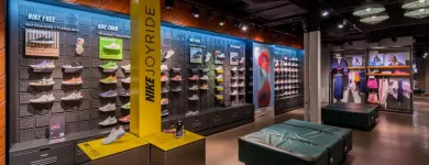 La imagen 3 de la Empresa NIKE STORE SERRANO Zapaterías en Madrid M