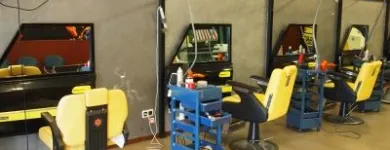 La imagen 3 de la Empresa PELUQUERIA AYALATIN Productos y Servicios de Cuidado Personal en Rubí B
