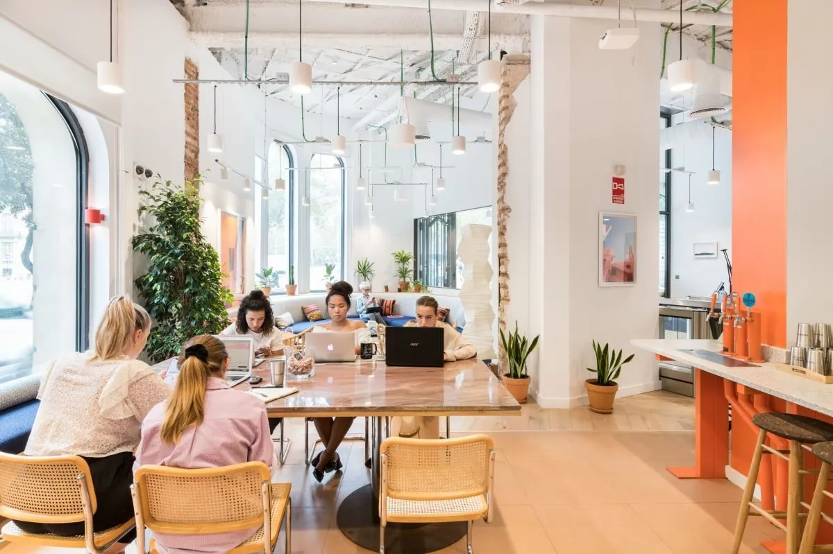 La imagen 10 de la Empresa WEWORK DIAGONAL 444