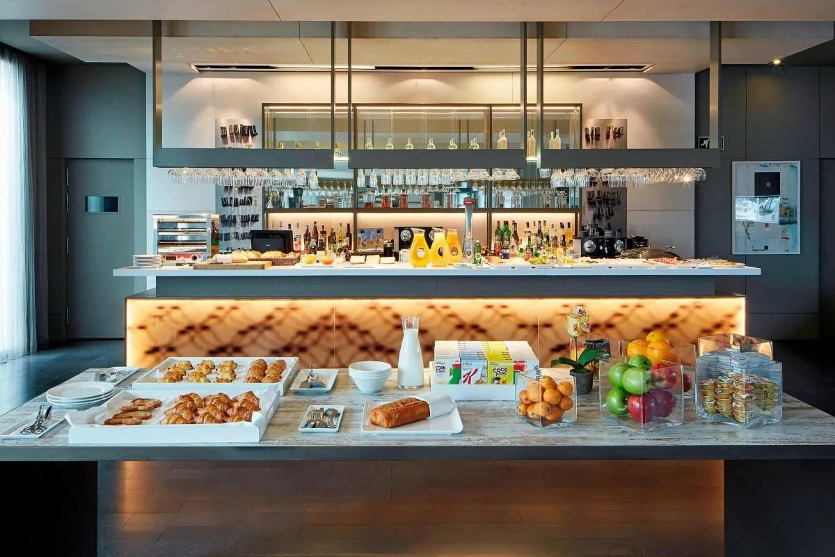 La imagen 6 de la Empresa AC HOTEL BY MARRIOTT SANTS