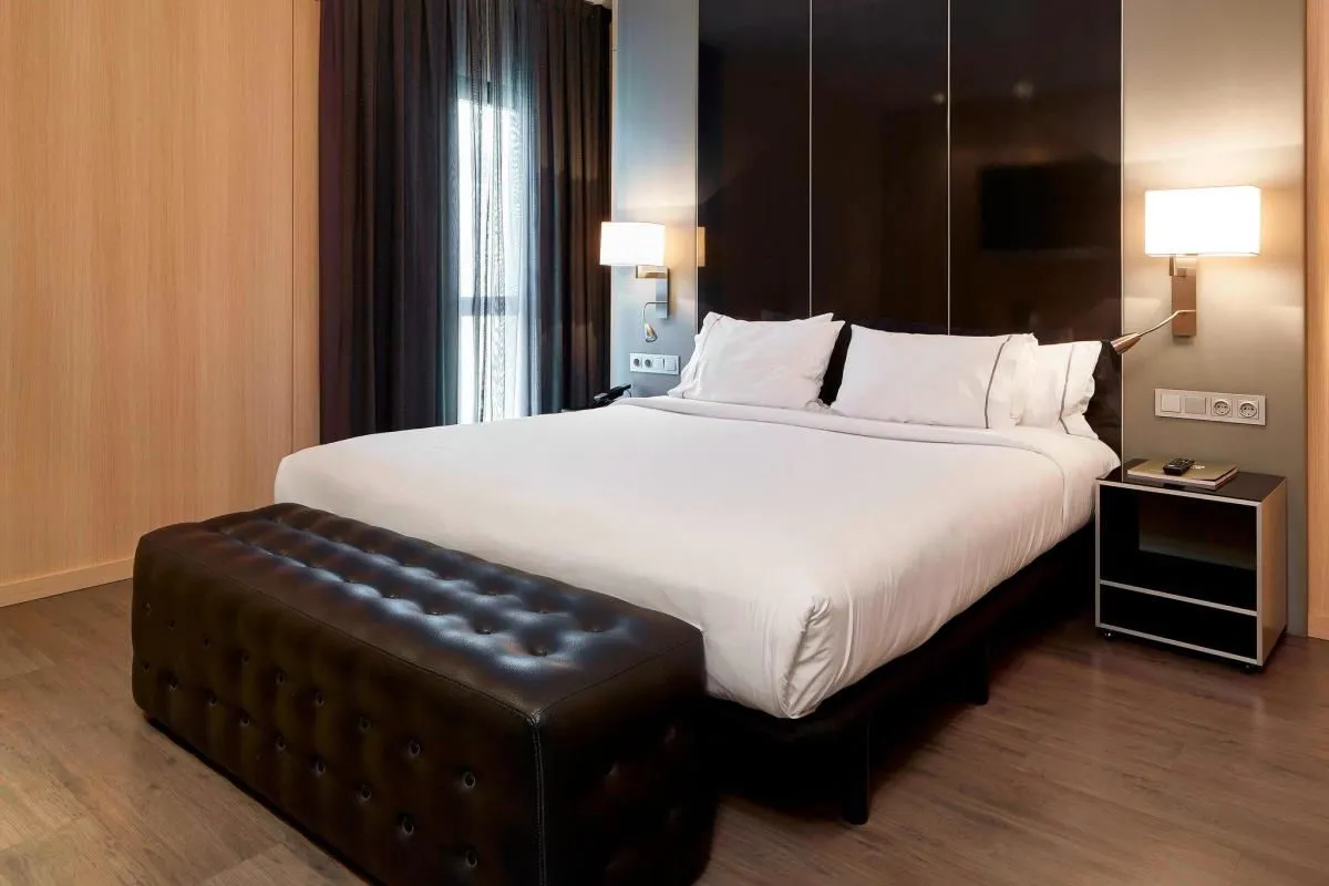 La imagen 10 de la Empresa AC HOTEL BY MARRIOTT SANTS