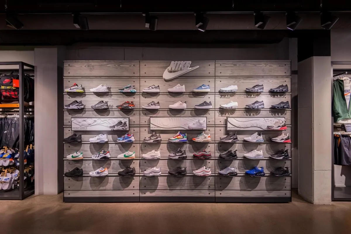 La imagen 11 de la Empresa NIKE STORE SERRANO