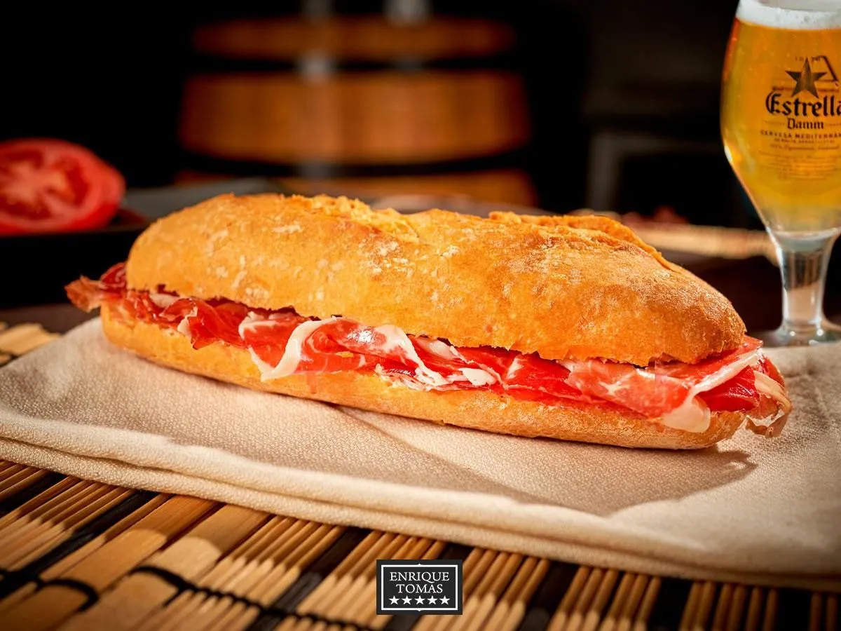 La imagen 46 de la Empresa ENRIQUE TOMÁS JAMON-TAPAS-VINO