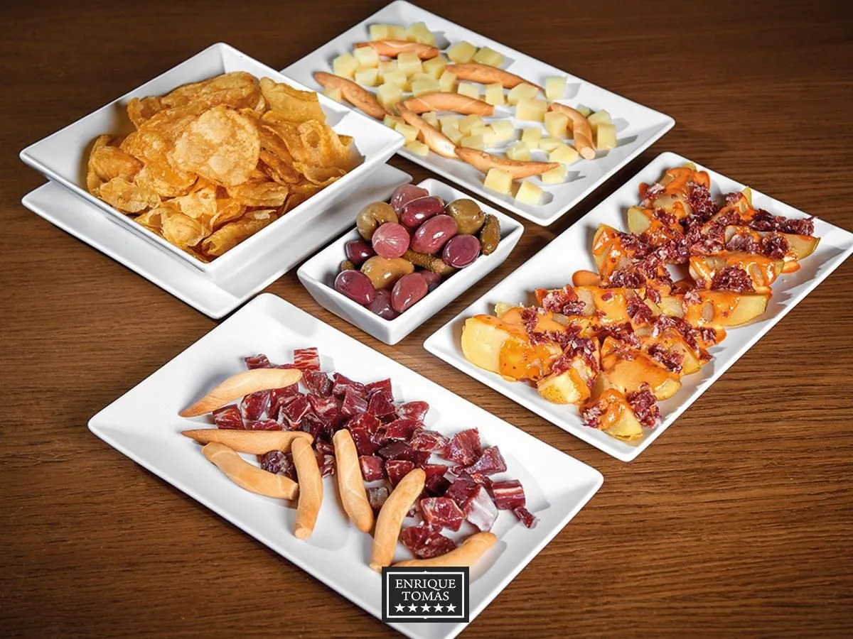 La imagen 56 de la Empresa ENRIQUE TOMÁS JAMON-TAPAS-VINO