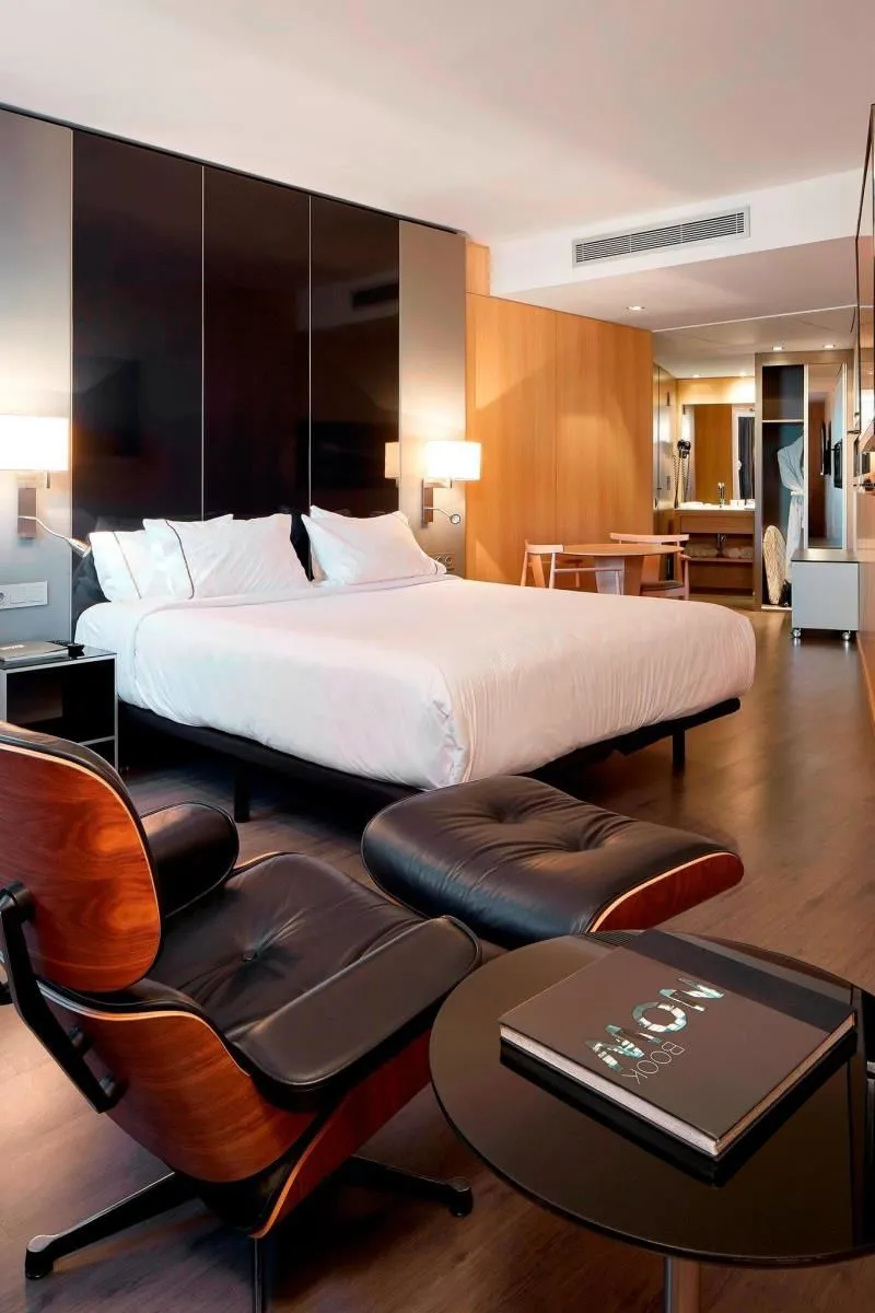 La imagen 26 de la Empresa AC HOTEL BY MARRIOTT SANTS