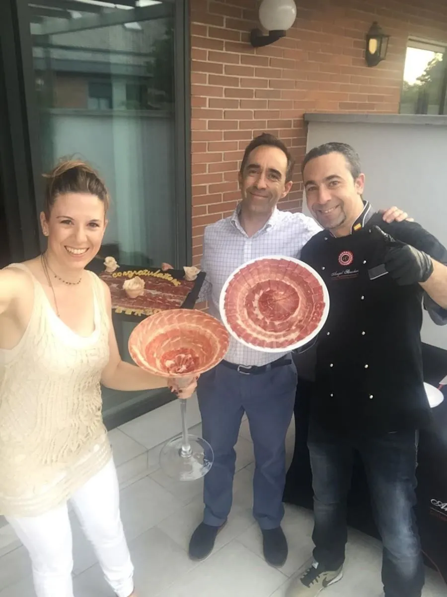 La imagen 3 de la Empresa CORTADOR DE JAMÓN - ÁNGEL SÁNCHEZ MENA